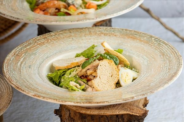 Салат Цезарь с курицей