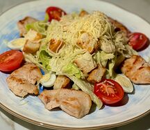 Цезарь с курицей