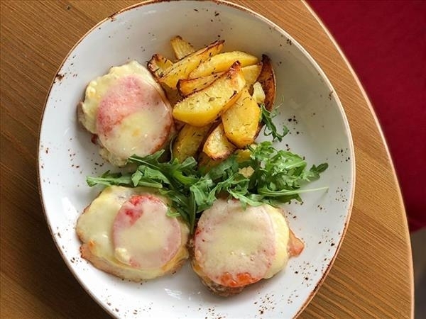 Свинина с сыром моцарелла